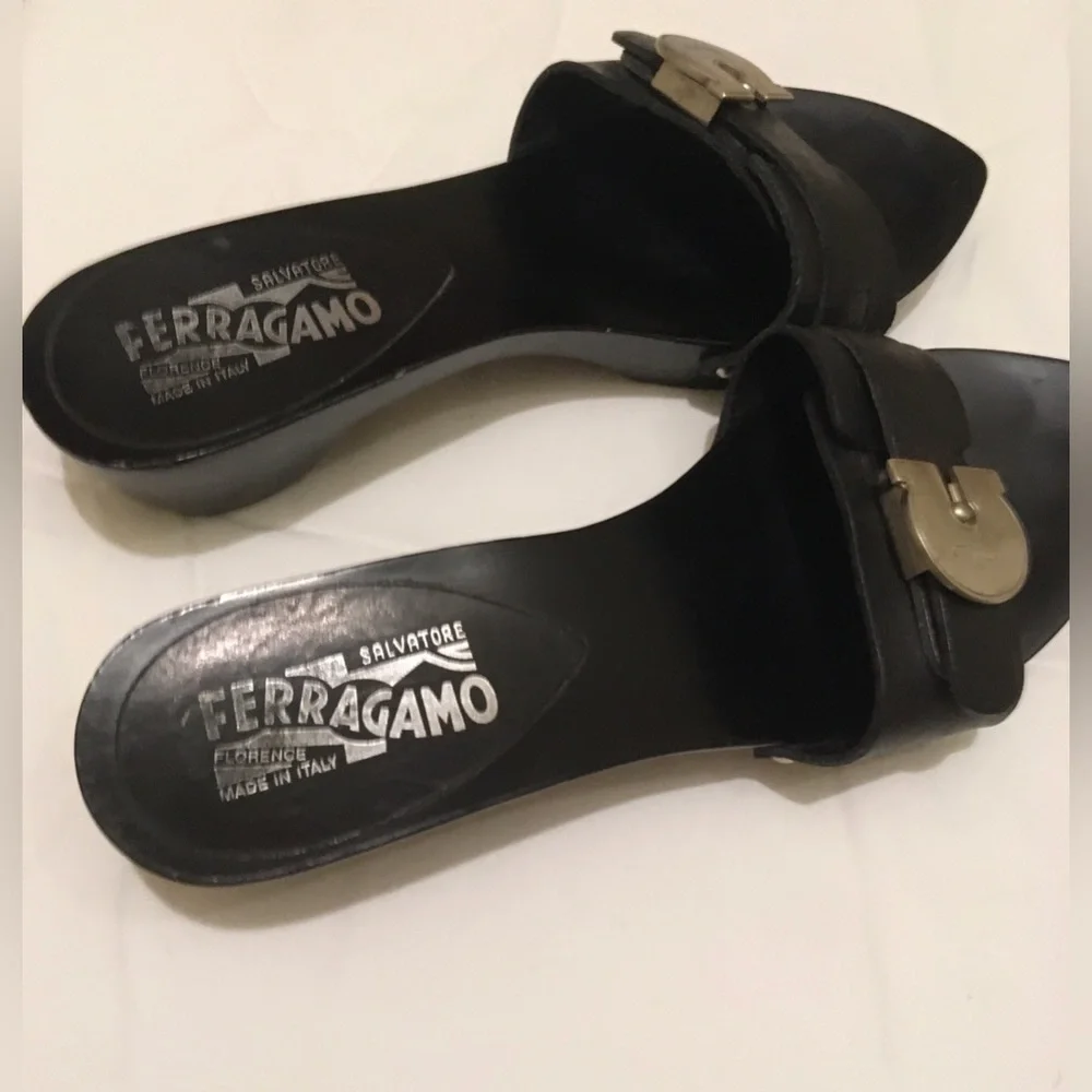 Salvatore Ferragamo wood/leather slide 6! ๐ฅ - Picture 6 of 7